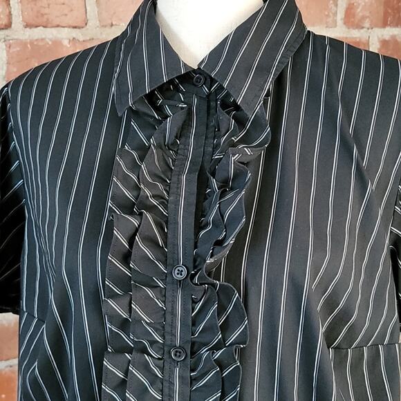 Lane Bryant ruffled button up short sleeve dress shirt 14/16 - Picture 2 of 7
